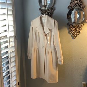 Winter white wool coat large lapels.